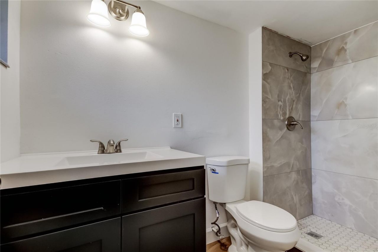 1000 39th Avenue Ne, Saint Petersburg, FL 33703 Photo