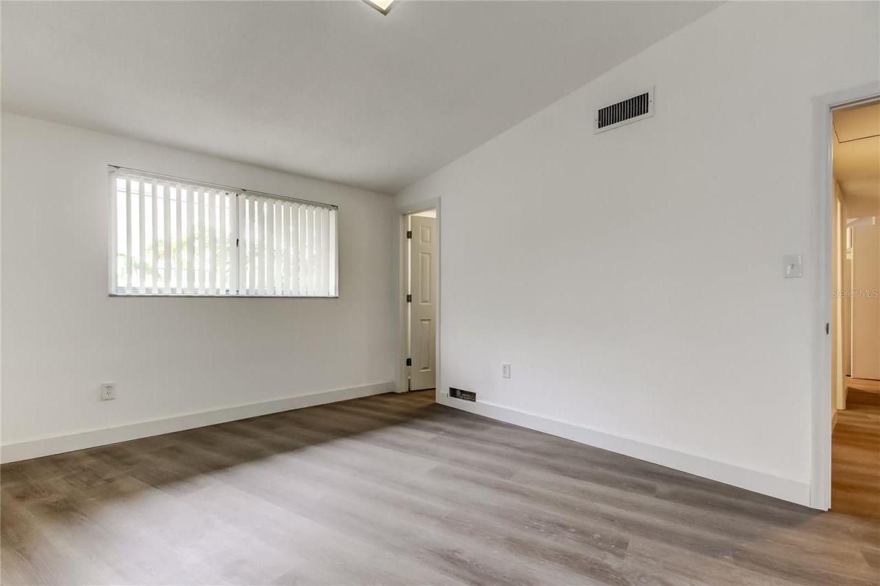 1000 39th Avenue Ne, Saint Petersburg, FL 33703 Photo