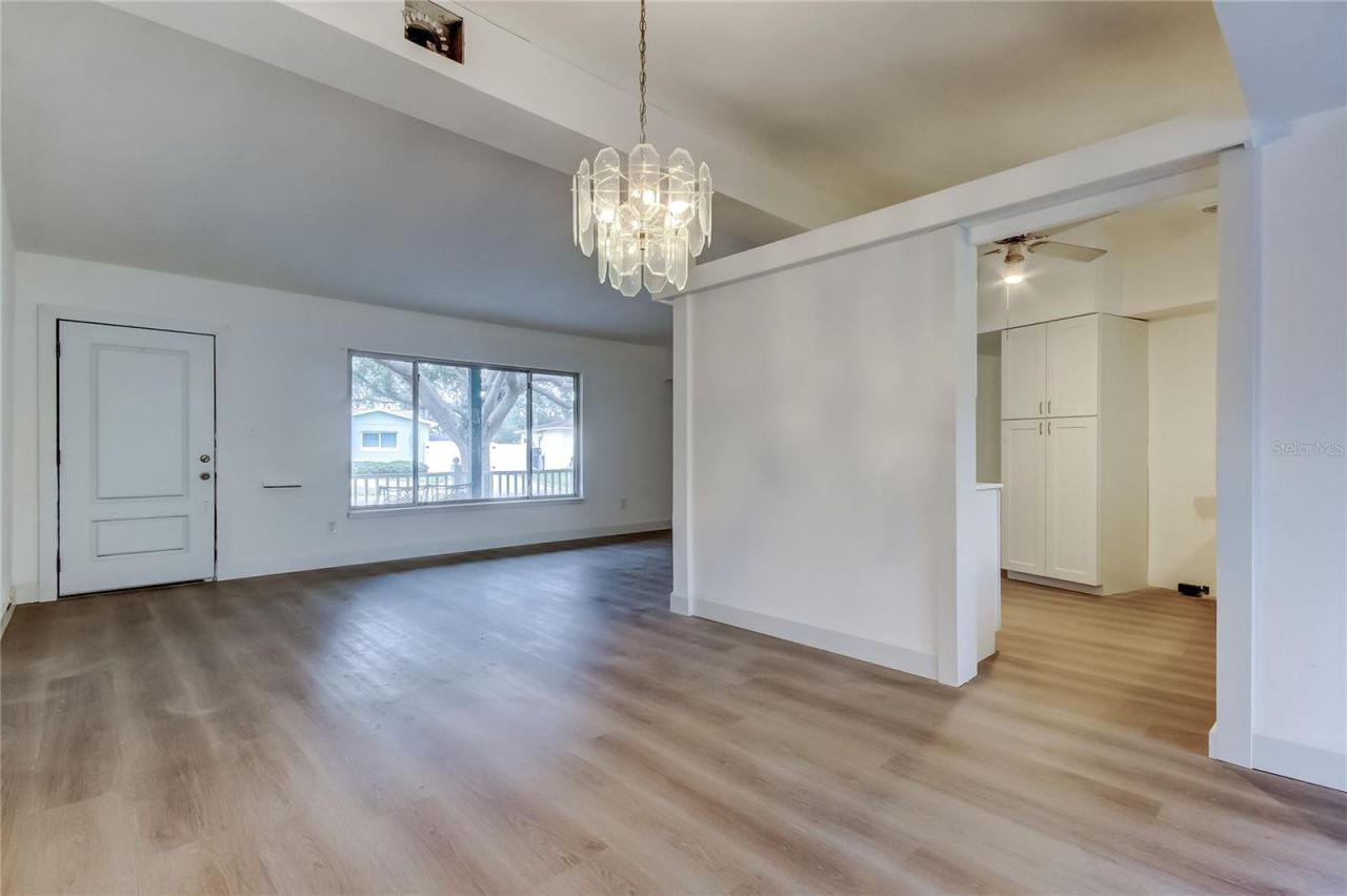 1000 39th Avenue Ne, Saint Petersburg, FL 33703 Photo