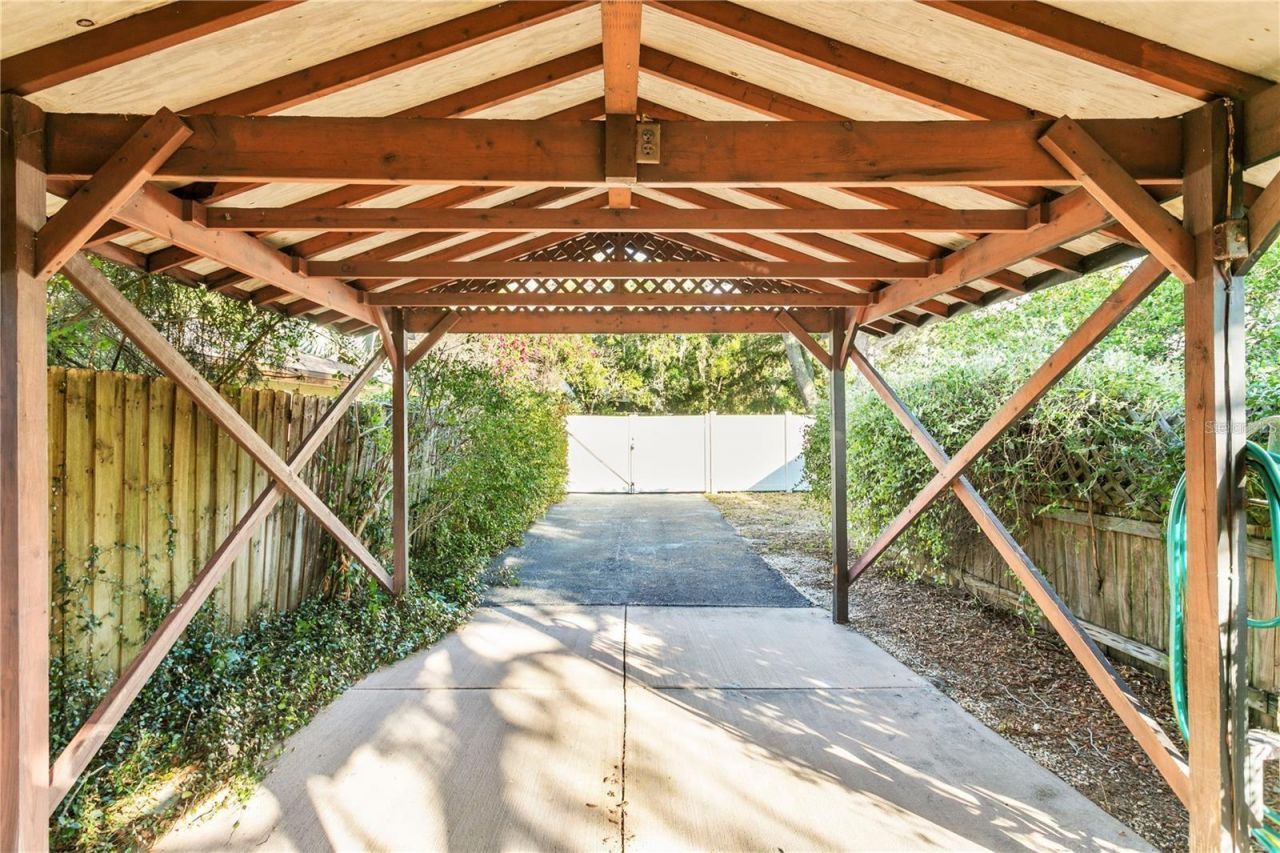 1515 Serpentine Drive S, Saint Petersburg, FL 33705 Photo