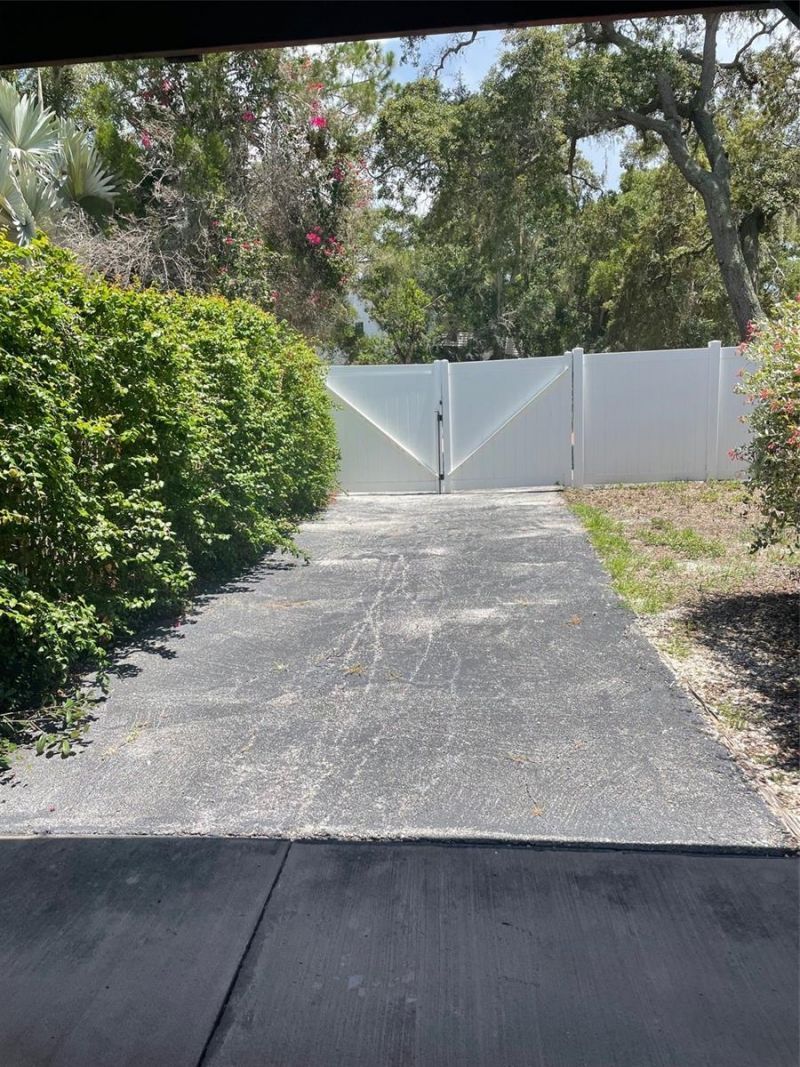 1515 Serpentine Drive S, Saint Petersburg, FL 33705 Photo