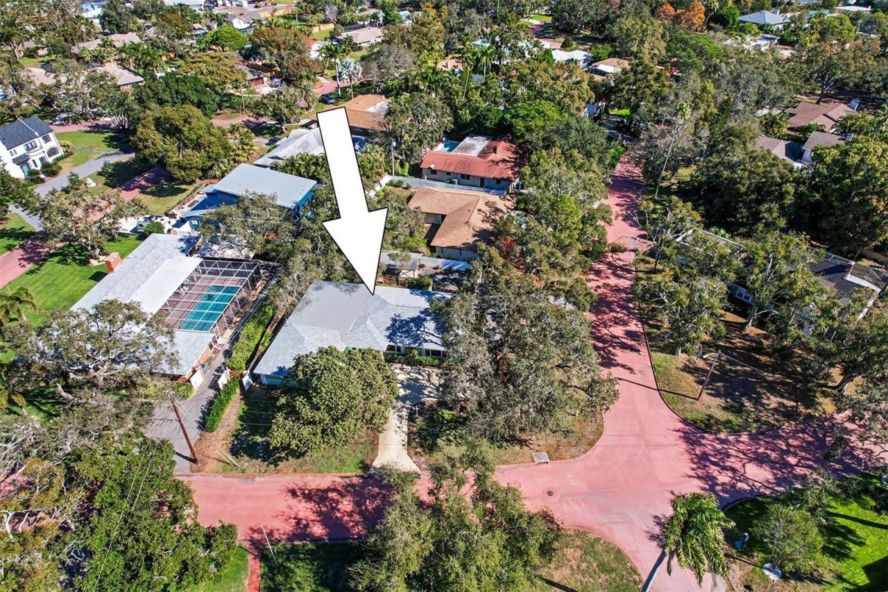 1515 Serpentine Drive S, Saint Petersburg, FL 33705 Photo