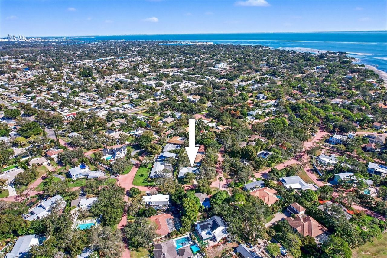 1515 Serpentine Drive S, Saint Petersburg, FL 33705 Photo