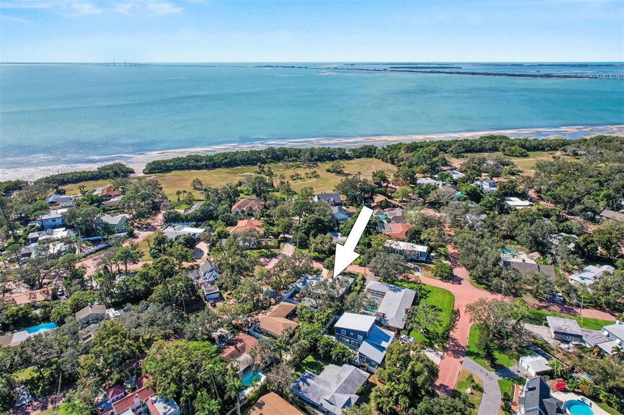 1515 Serpentine Drive S, Saint Petersburg, FL 33705 Photo