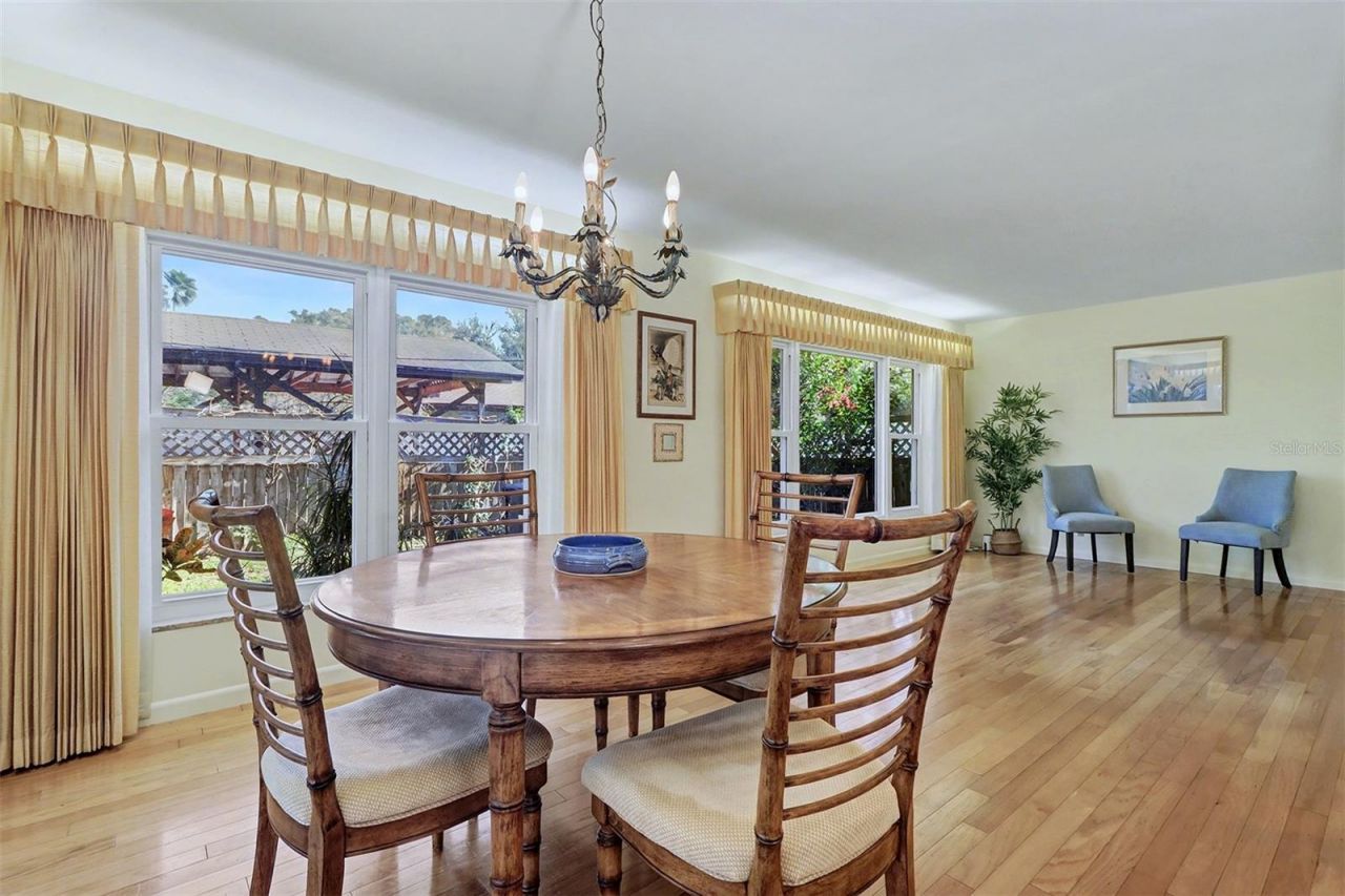 1515 Serpentine Drive S, Saint Petersburg, FL 33705 Photo