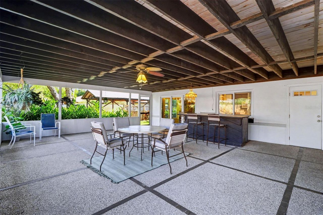 1515 Serpentine Drive S, Saint Petersburg, FL 33705 Photo