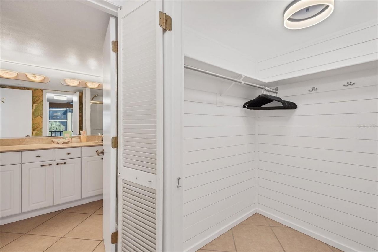 8750 Midnight Pass Road, Unit 302, Sarasota, FL 34242 Photo