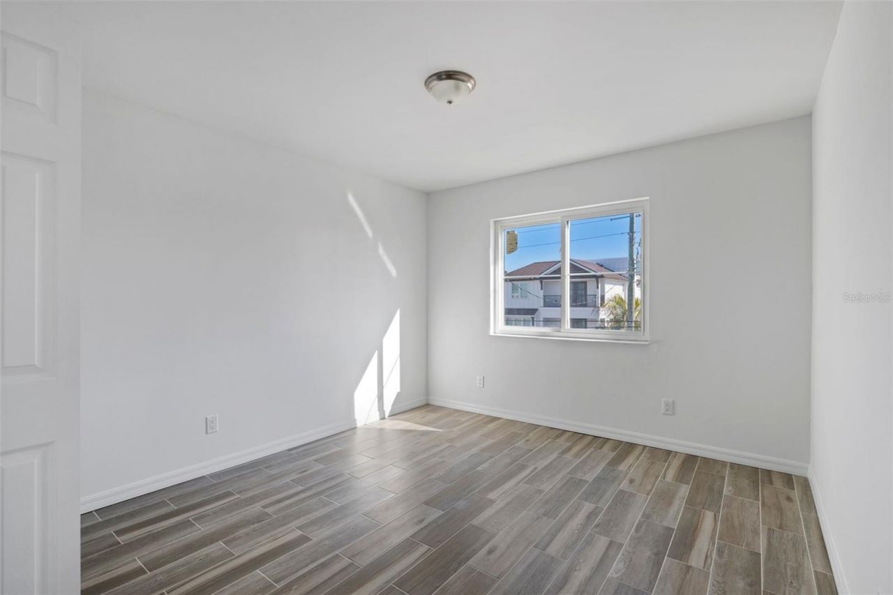 2210 Avenue  C, Unit Manatee, Bradenton Beach, FL 34217 Photo