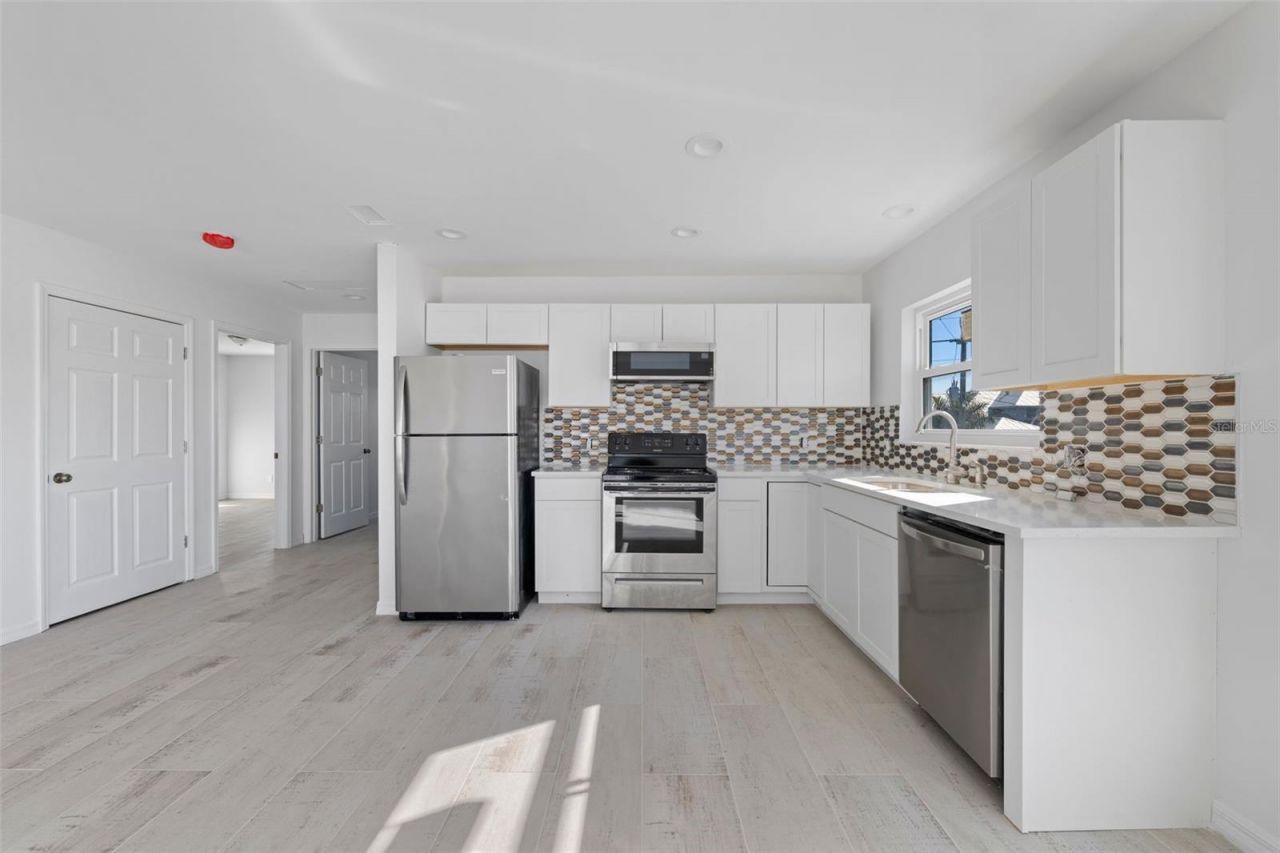 2210 Avenue  C, Unit Manatee, Bradenton Beach, FL 34217 Photo