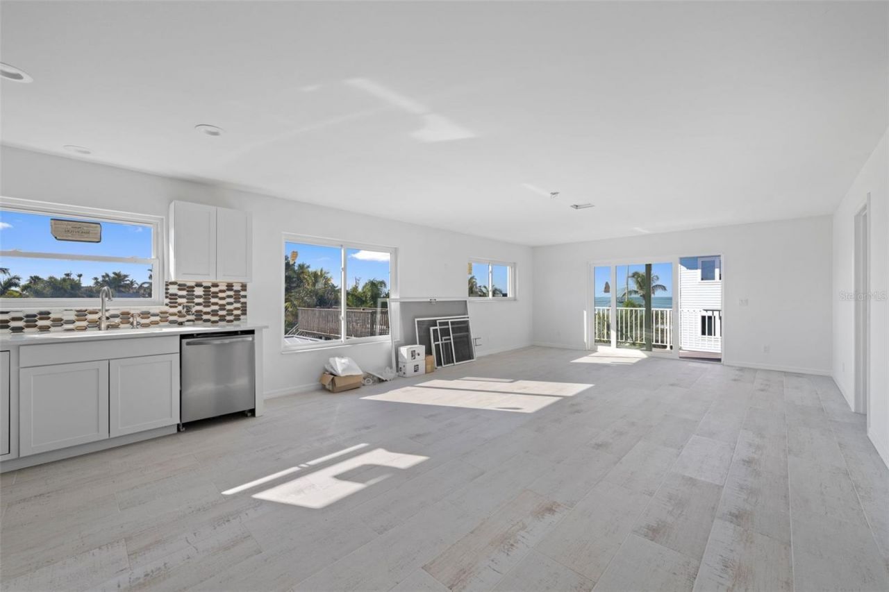 2210 Avenue  C, Unit Manatee, Bradenton Beach, FL 34217 Photo