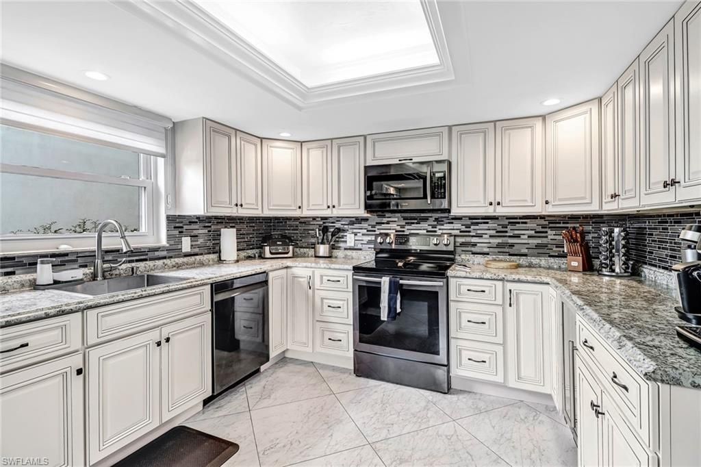 185 Cypress Way E, Unit A106, Naples, FL 34110 Photo