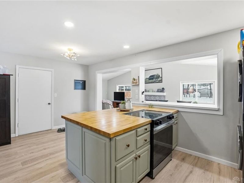 330 Stubbs Drive, Dayton, OH 45426 Photo 10