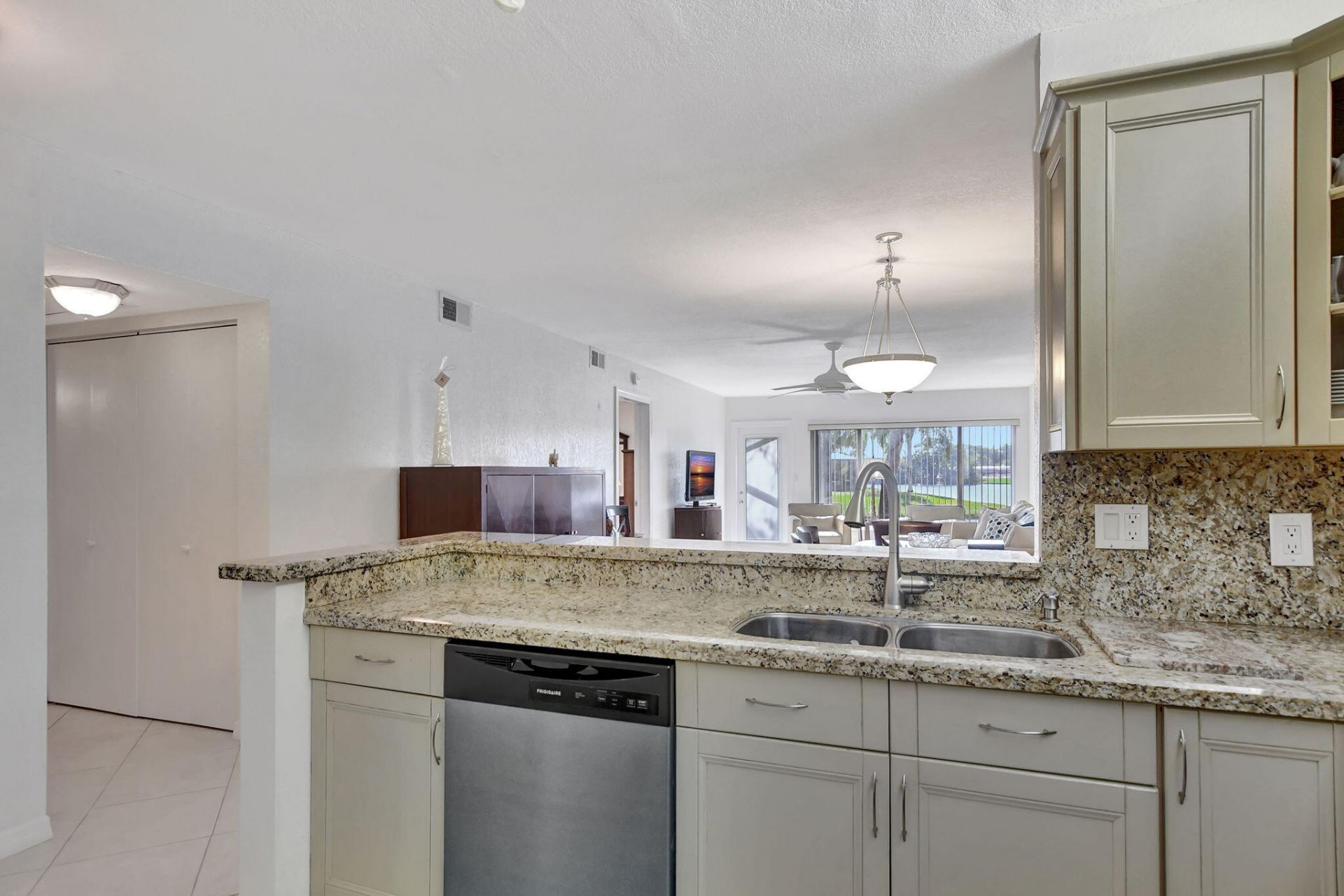 9214 Flynn Circle, Unit 6, Boca Raton, FL 33496 Photo