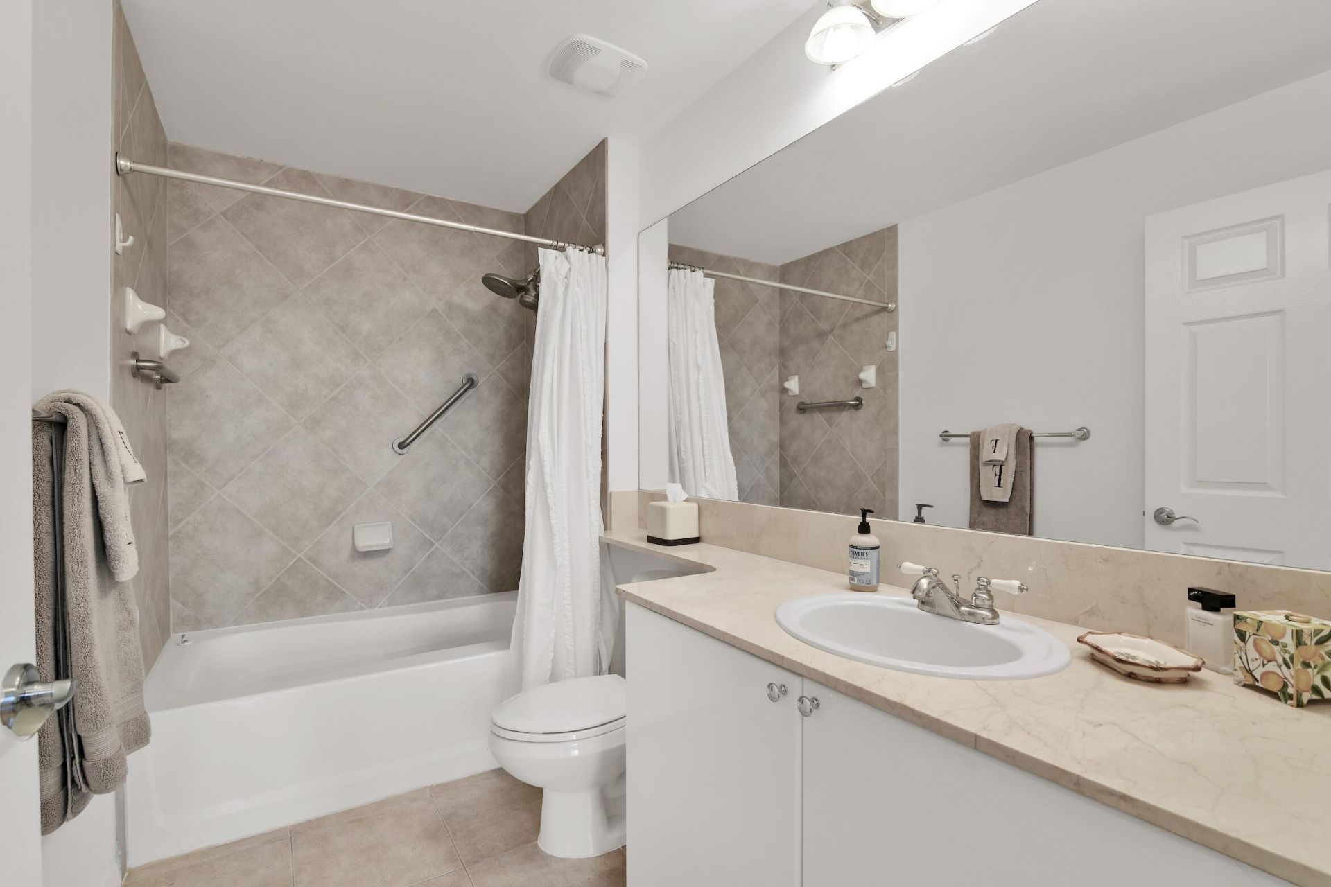 233 S Federal Highway, Unit 421, Boca Raton, FL 33432 Photo