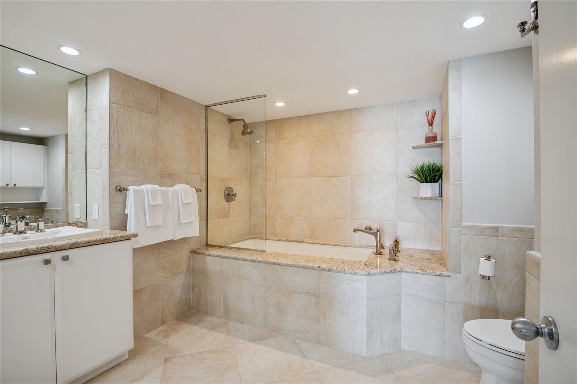 2100 S Ocean Lane, Unit 1411, Fort Lauderdale, FL 33316 Photo