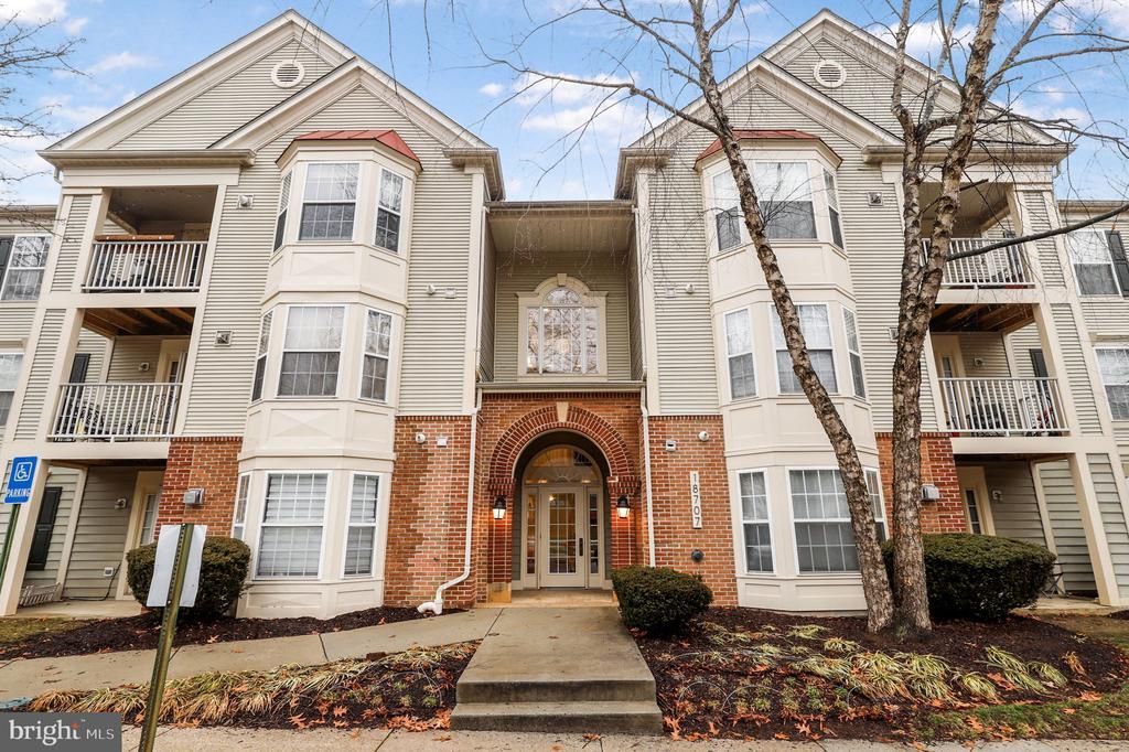 18707 Sparkling Water Drive, Unit 203, Germantown, MD 20874 Main Photo