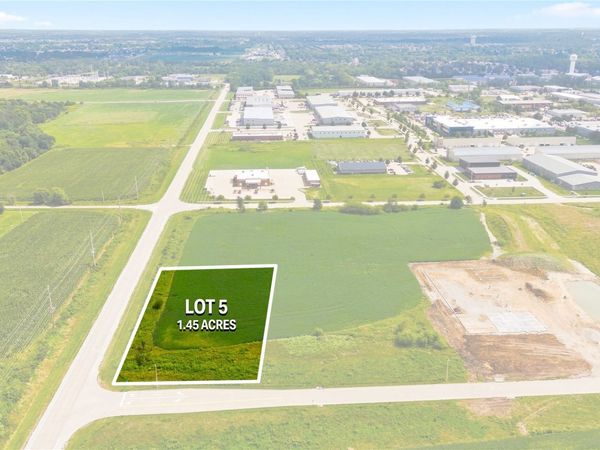 Lot 5 Tower Terrace Rd, Hiawatha, IA 52233