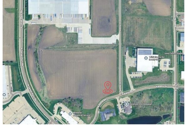 Lot 15 Kacena Rd , Hiawatha, IA 52233