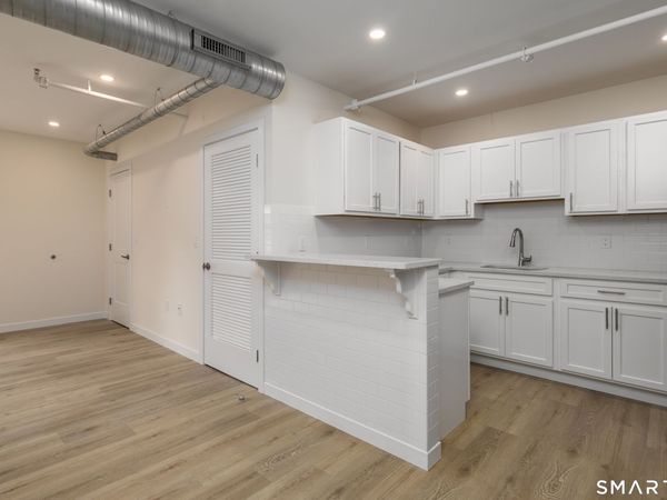 584 Main, Unit D, Middletown, CT 06457