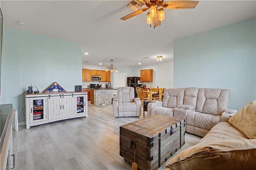 2613 Manzilla Ln, Cape Coral, FL 33909 Photo