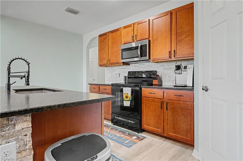 2613 Manzilla Ln, Cape Coral, FL 33909 Photo