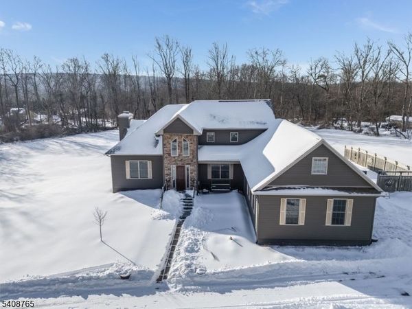 23 Dewey Ln, Lebanon, NJ 08826