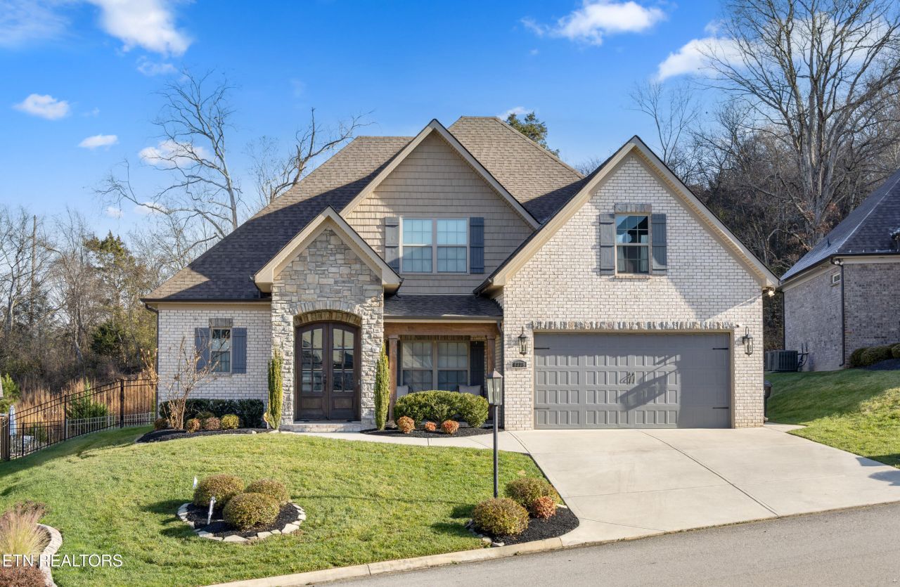 8338 English Hill Lane, Knoxville, TN 37923 Main Photo