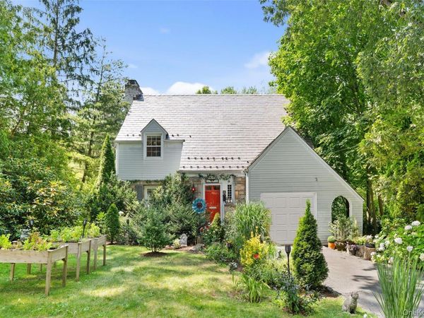 5 Coralyn Road, Scarsdale, NY 10583