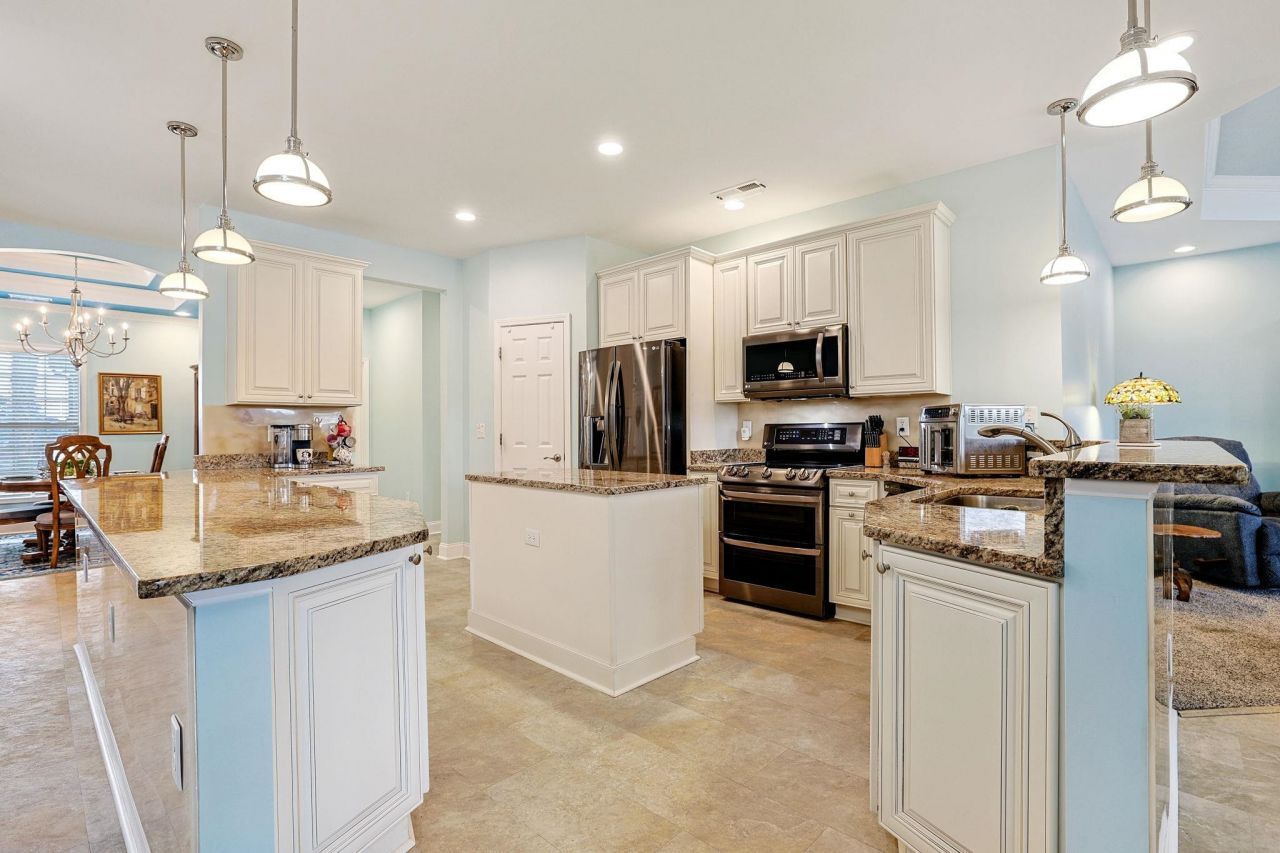 1303 Ashboro Ct. Photo 8