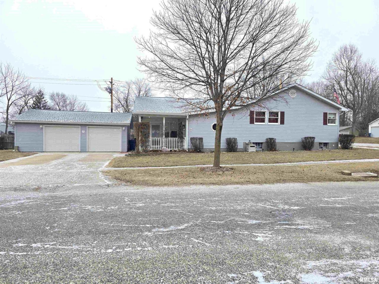 201 W Springfield Street, Virginia, IL 62691 Main Photo