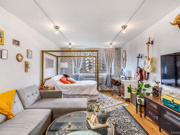 118-17 Union Turnpike, Unit 2J, Forest Hills, NY 11375