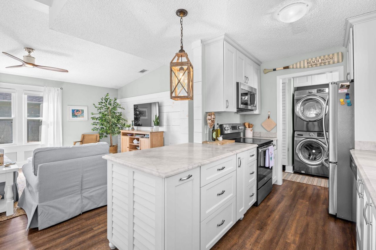 817 Main Sail Ct. Photo 11