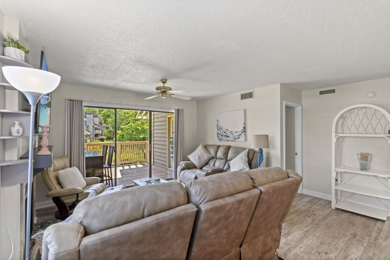 175 Saint Clears Way Photo 11