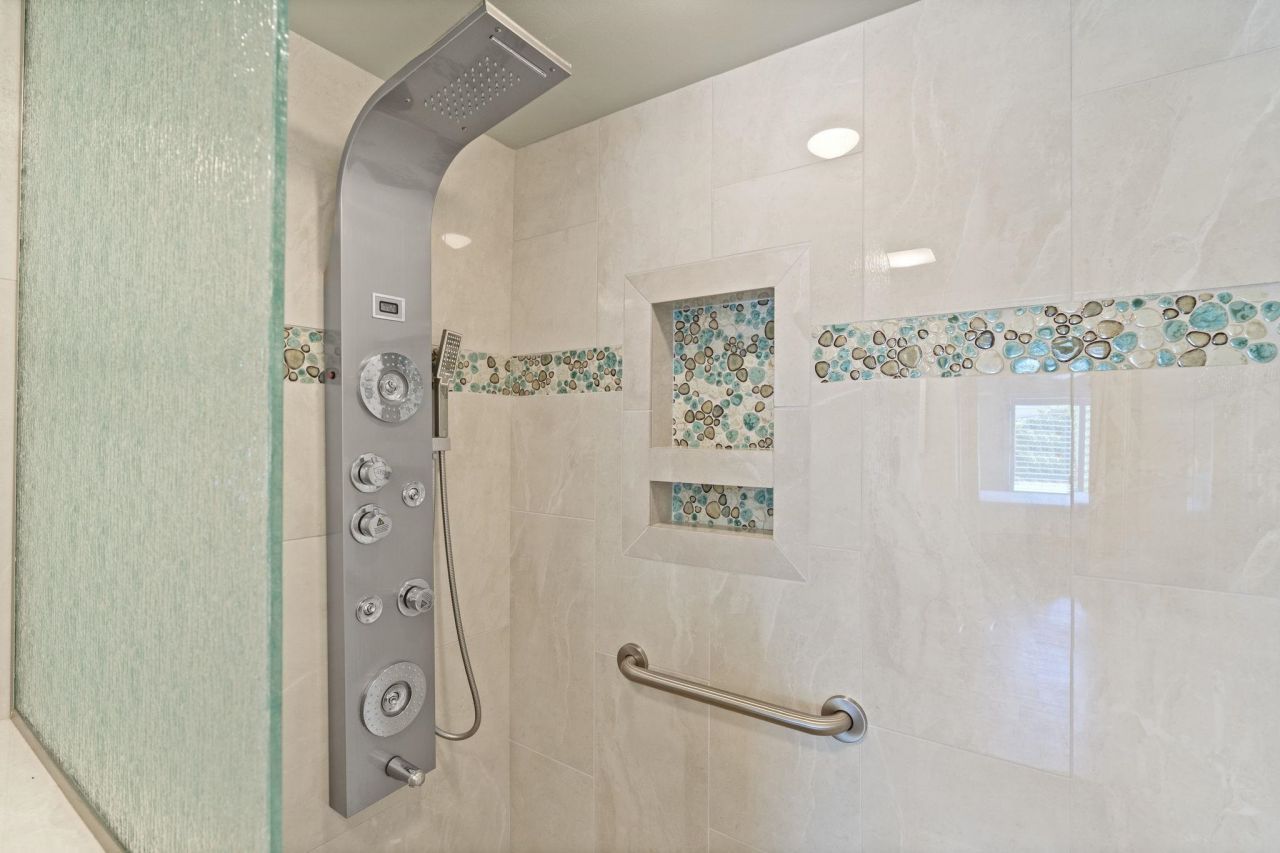 175 Saint Clears Way Photo 20