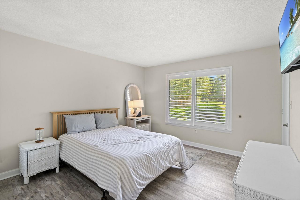 175 Saint Clears Way Photo 26