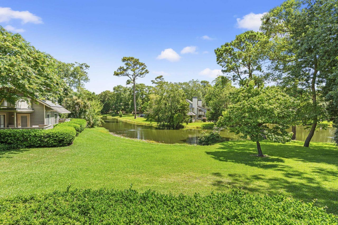 175 Saint Clears Way Photo 32