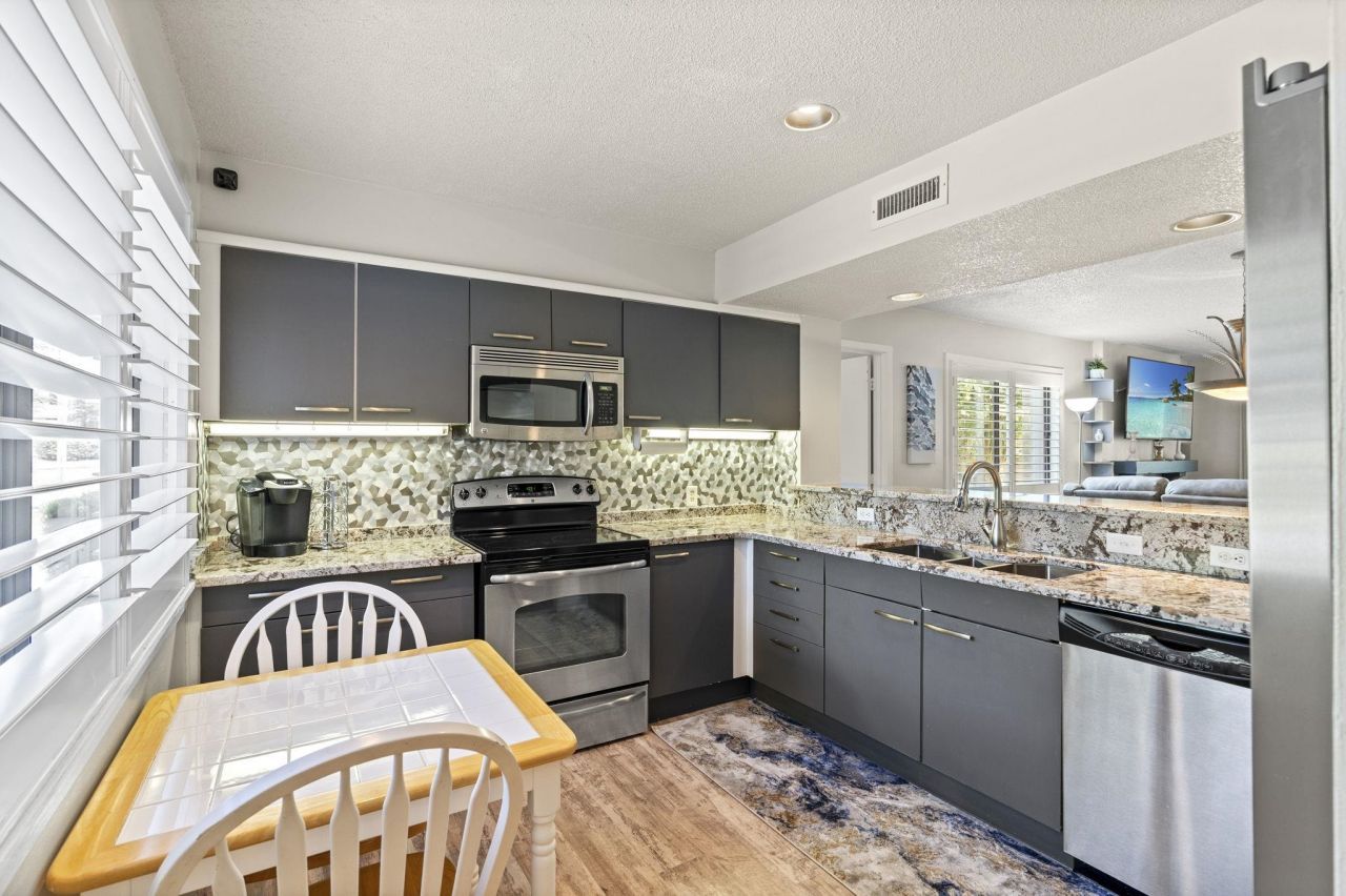 175 Saint Clears Way Photo 7