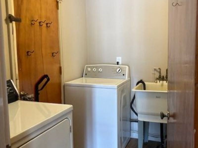 10110 Lynden Oval, Parma Heights, OH 44130 Photo 12