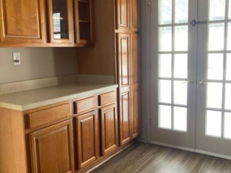 10110 Lynden Oval, Parma Heights, OH 44130 Photo 2