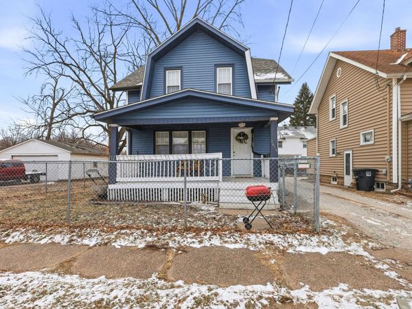 1616 25th Avenue, Moline, IL 61265