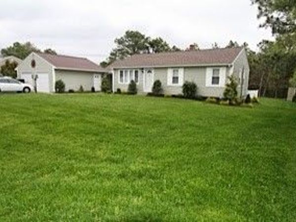 223 Charge Pond Rd, Wareham, MA 02571