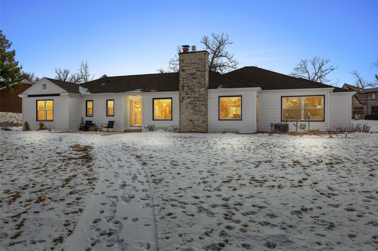 2451 Grande Avenue Se, Cedar Rapids, IA 52403 Main Photo