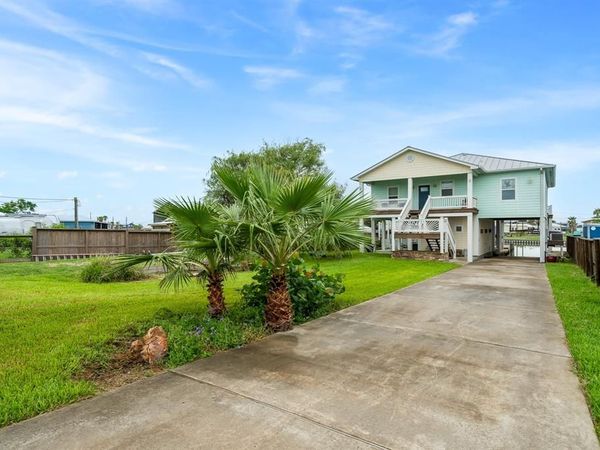 515 Copano Cove Road, Rockport, TX 78382