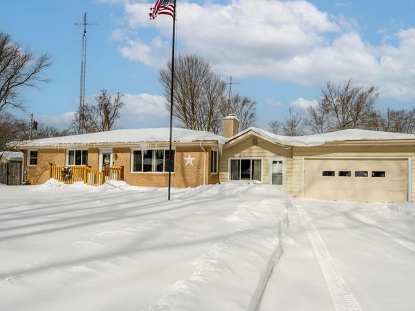 205 Jamesway, Benton Harbor, MI 49022