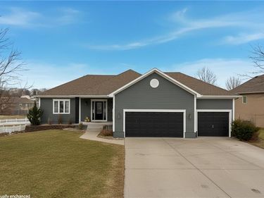 703 SW Longhorn Drive, Oak Grove, MO 64075