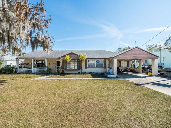 708 N SAINT CLAIR ABRAMS AVENUE, TAVARES, FL 32778