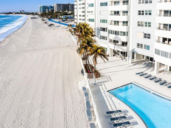 1750 BENJAMIN FRANKLIN DRIVE, Unit 10G, SARASOTA, FL 34236