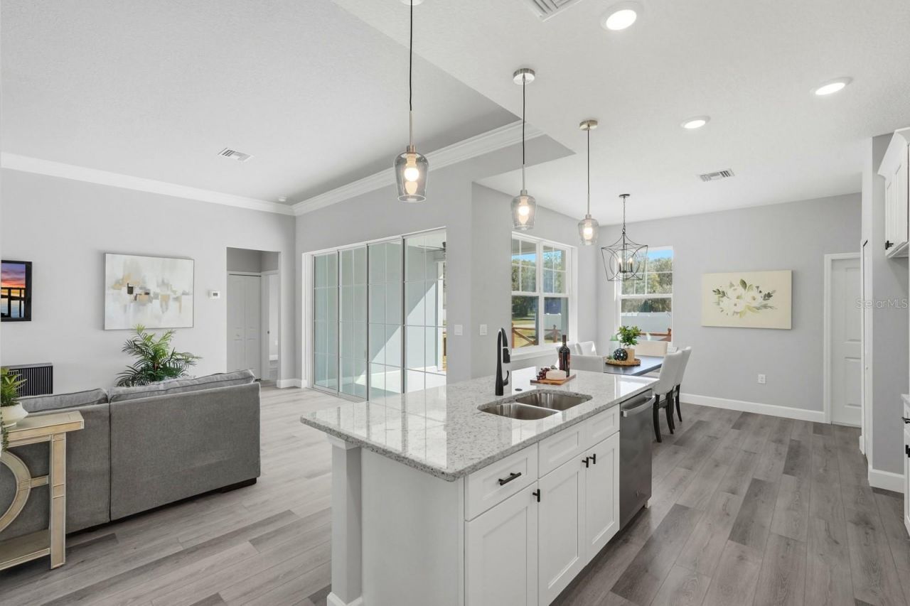 311 W Delaware Avenue, Lake Helen, FL 32744 Photo