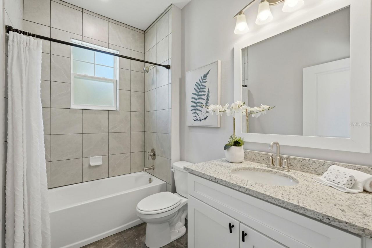 311 W Delaware Avenue, Lake Helen, FL 32744 Photo