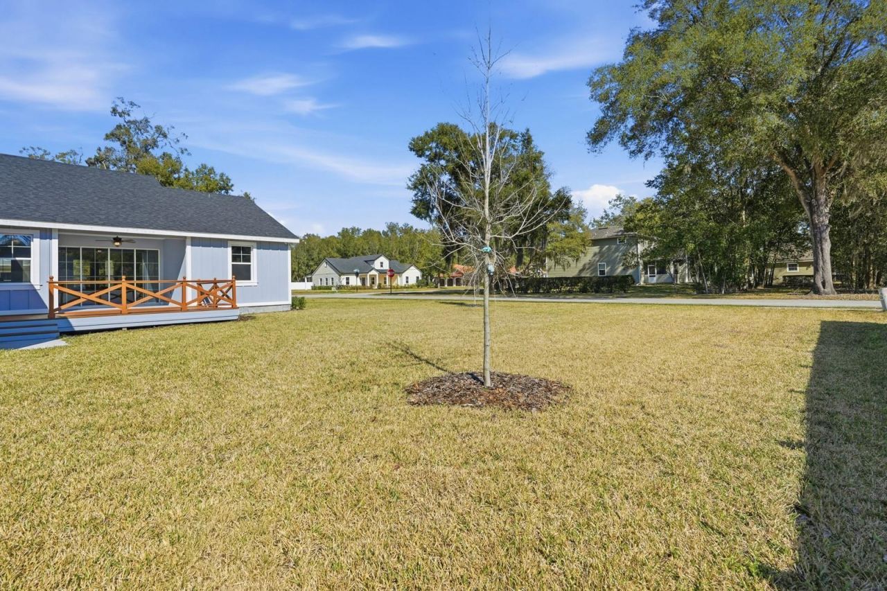 311 W Delaware Avenue, Lake Helen, FL 32744 Photo
